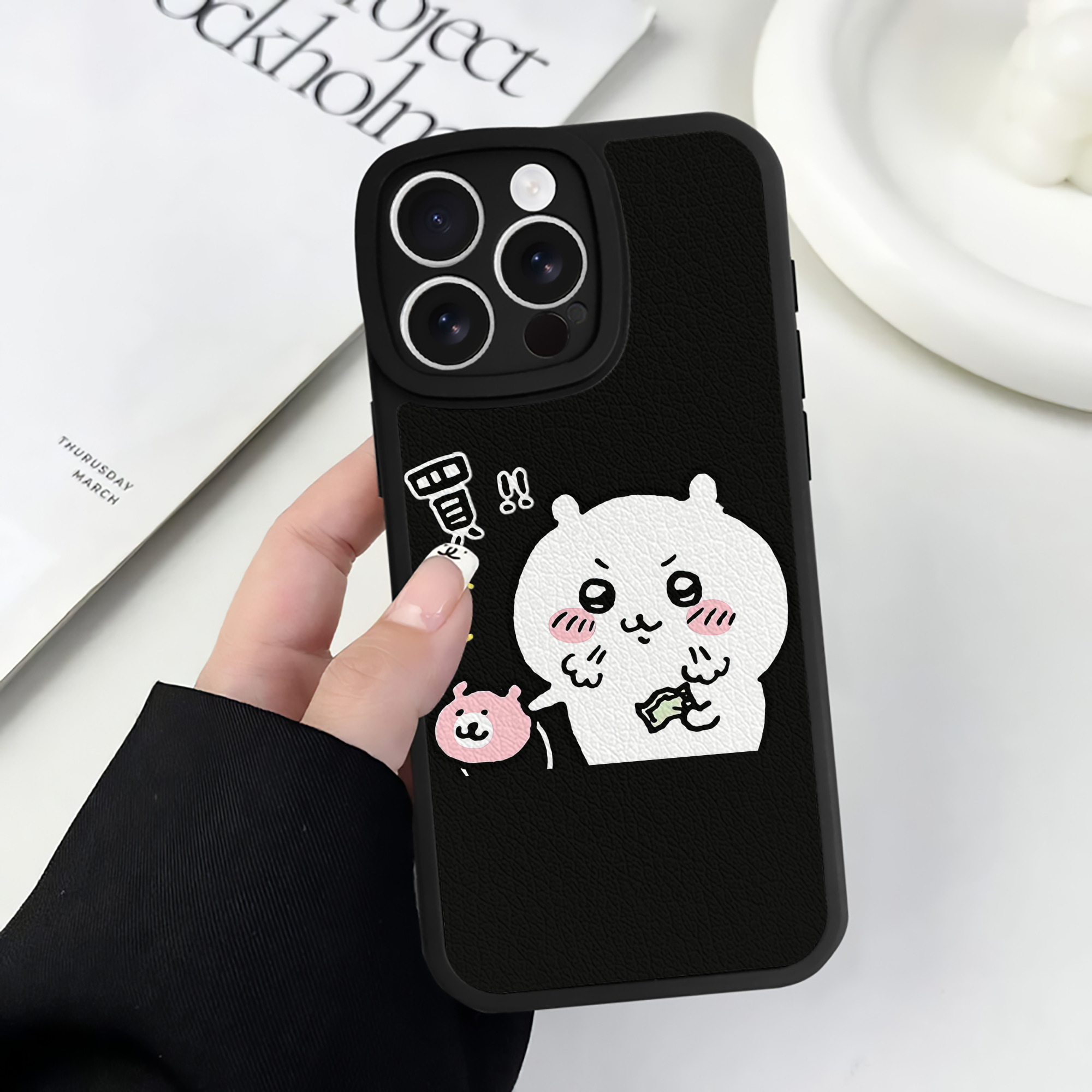 （画像用） ちいかわ ちいかわ Chii-kawa chiikawa 【iPhone 16シリーズ対応】シリコンスマホケース（レザー調） 材質：シリコン